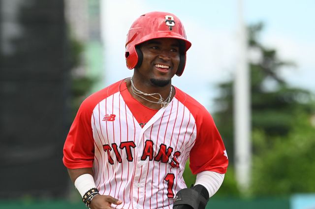 Fan-Favourite Urbaez Re-Signs for 2025 Fan-Favourite Urbaez Re-Signs for 2025